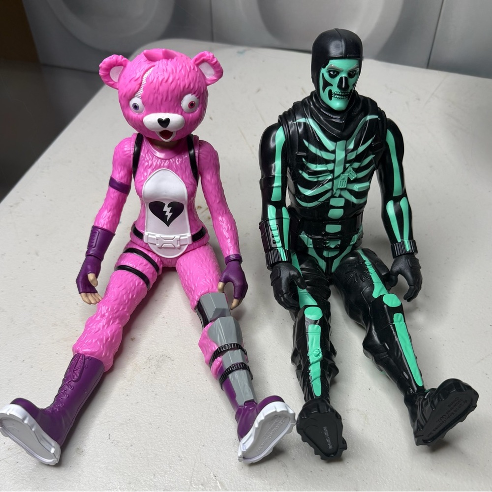 Fortnite Cuddle Team Leader Pink & Skull Ranger Green Action Figures